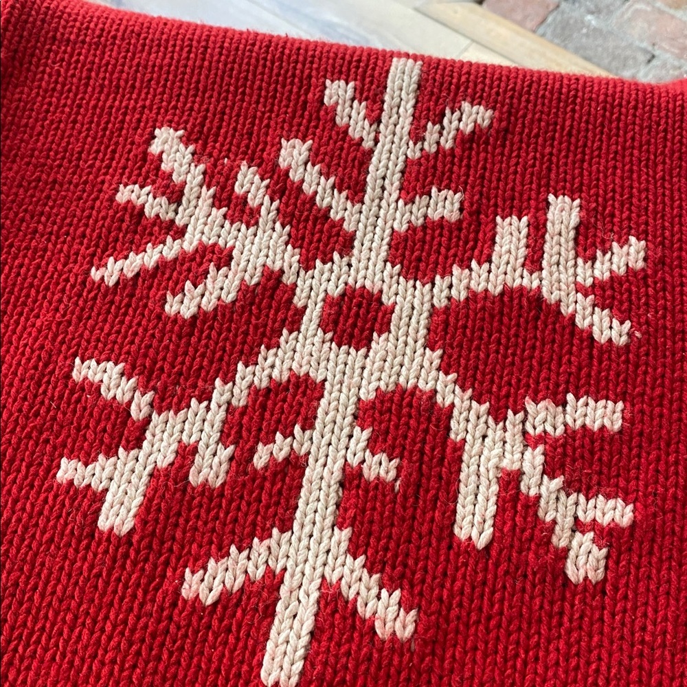 GAP kids XL Red Snowflake Crew Neck Sweater Perfect for pictures/ flaws - Picture 4 of 12